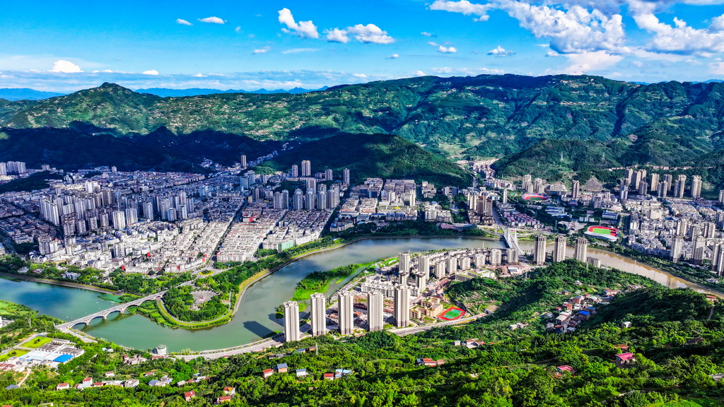 重庆开州：一城山色半城湖